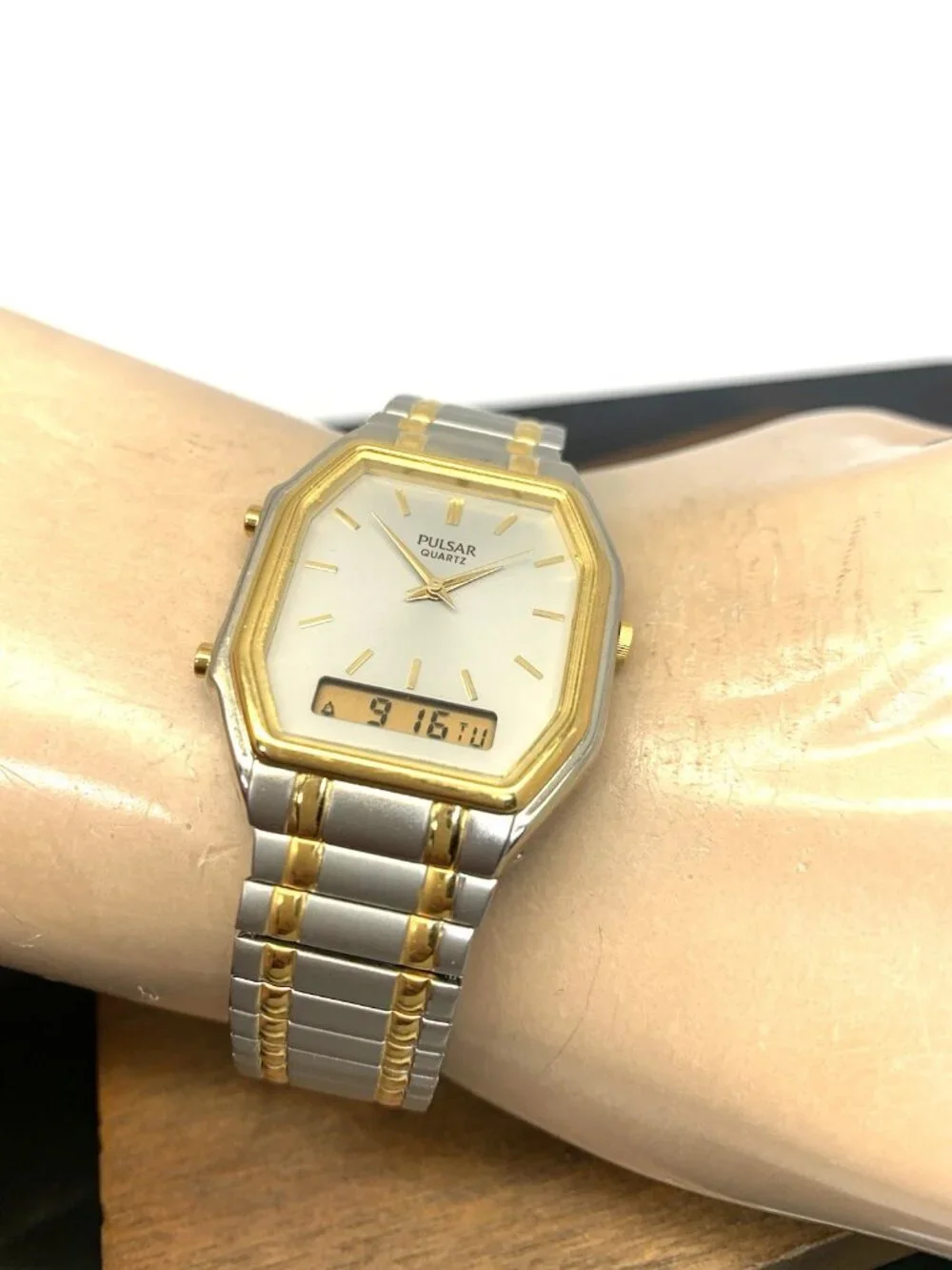 Pulsar By Seiko Watch V041-5330 Quartz Vintage Analog Digital Two Tone Steel